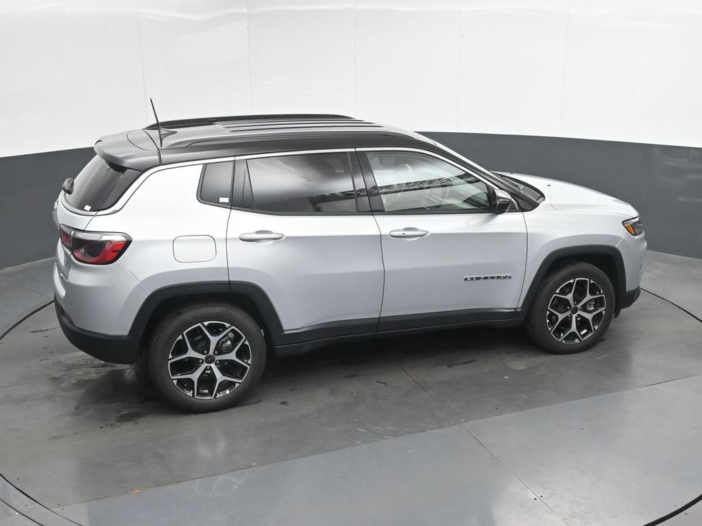Used 2025 Jeep Compass Limited AWD/4WD image 31