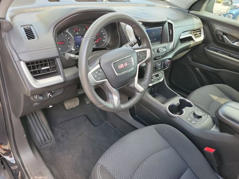 Used 2022 GMC Terrain SLE w/ Driver Convenience Package FWD image 3