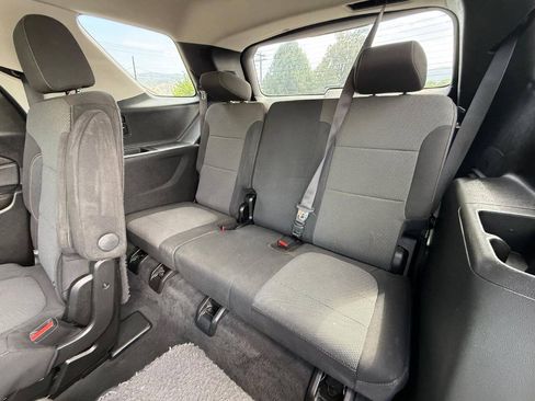 Used 2019 Chevrolet Traverse LT FWD image 11