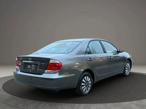 Used 2005 Toyota Camry LE image 4