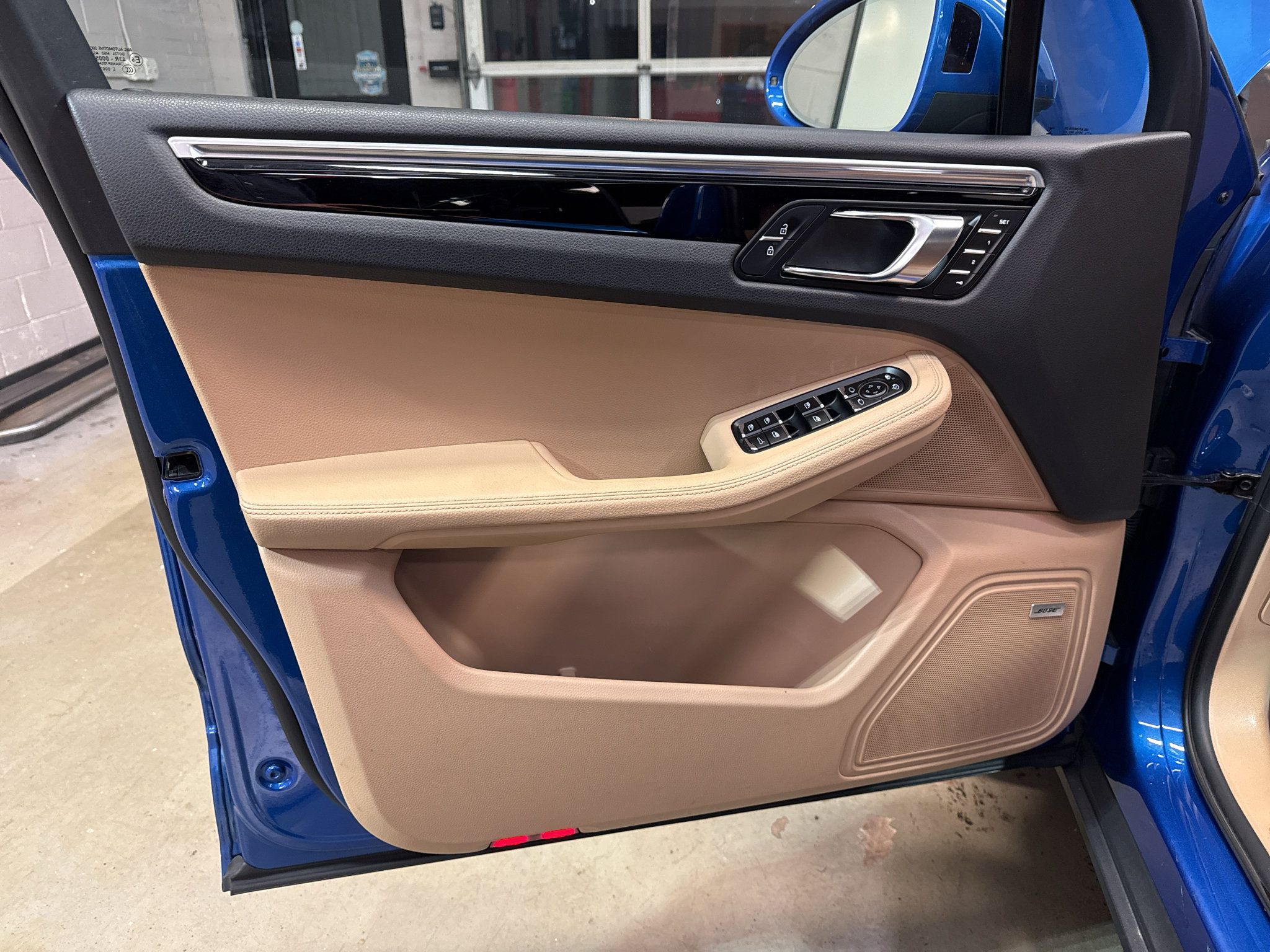 Used 2020 Porsche Macan AWD/4WD image 15