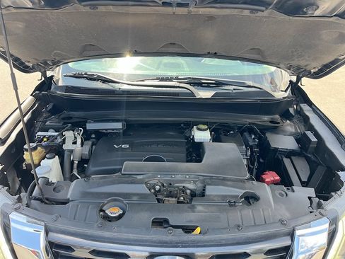 Used 2020 Nissan Pathfinder S FWD image 29