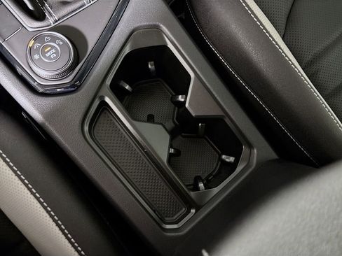 New 2025 Volkswagen Taos SEL image 15