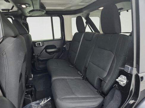 Used 2018 Jeep Wrangler Unlimited Sport AWD/4WD image 25
