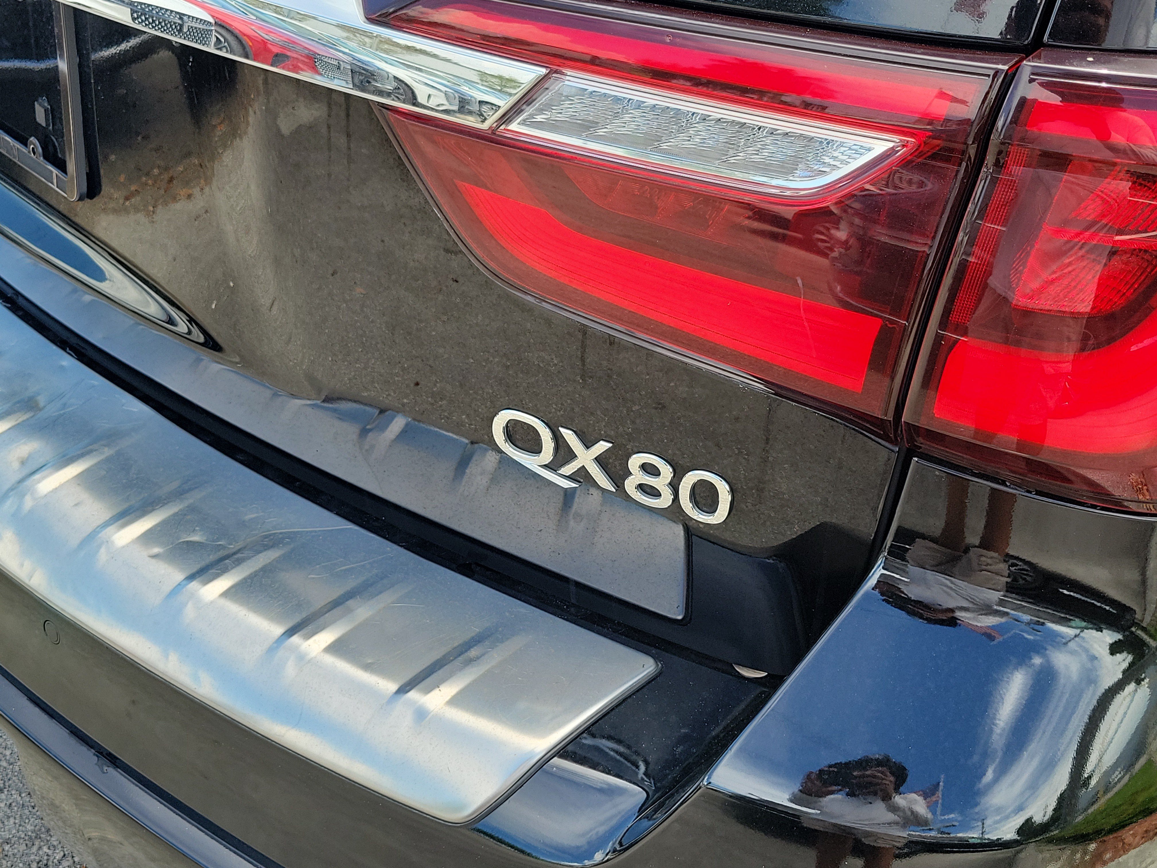 Used 2019 INFINITI QX80 Luxe w/ All-Season Package RWD image 5