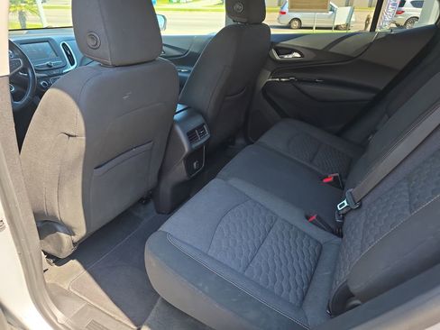 Used 2018 Chevrolet Equinox LT image 29