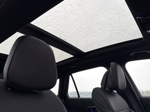 New 2026 Mercedes-Benz GLC 43 AMG AMG 43 image 17