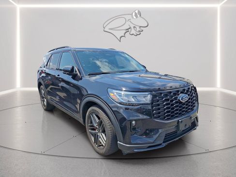 Used 2025 Ford Explorer ST AWD/4WD image 6