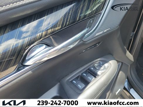 Used 2023 Cadillac XT6 Premium Luxury AWD/4WD image 25