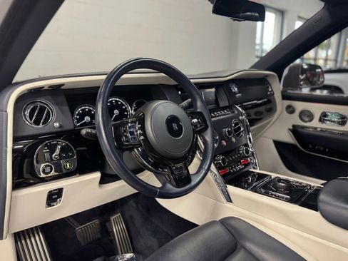 Used 2022 Rolls-Royce Cullinan image 15