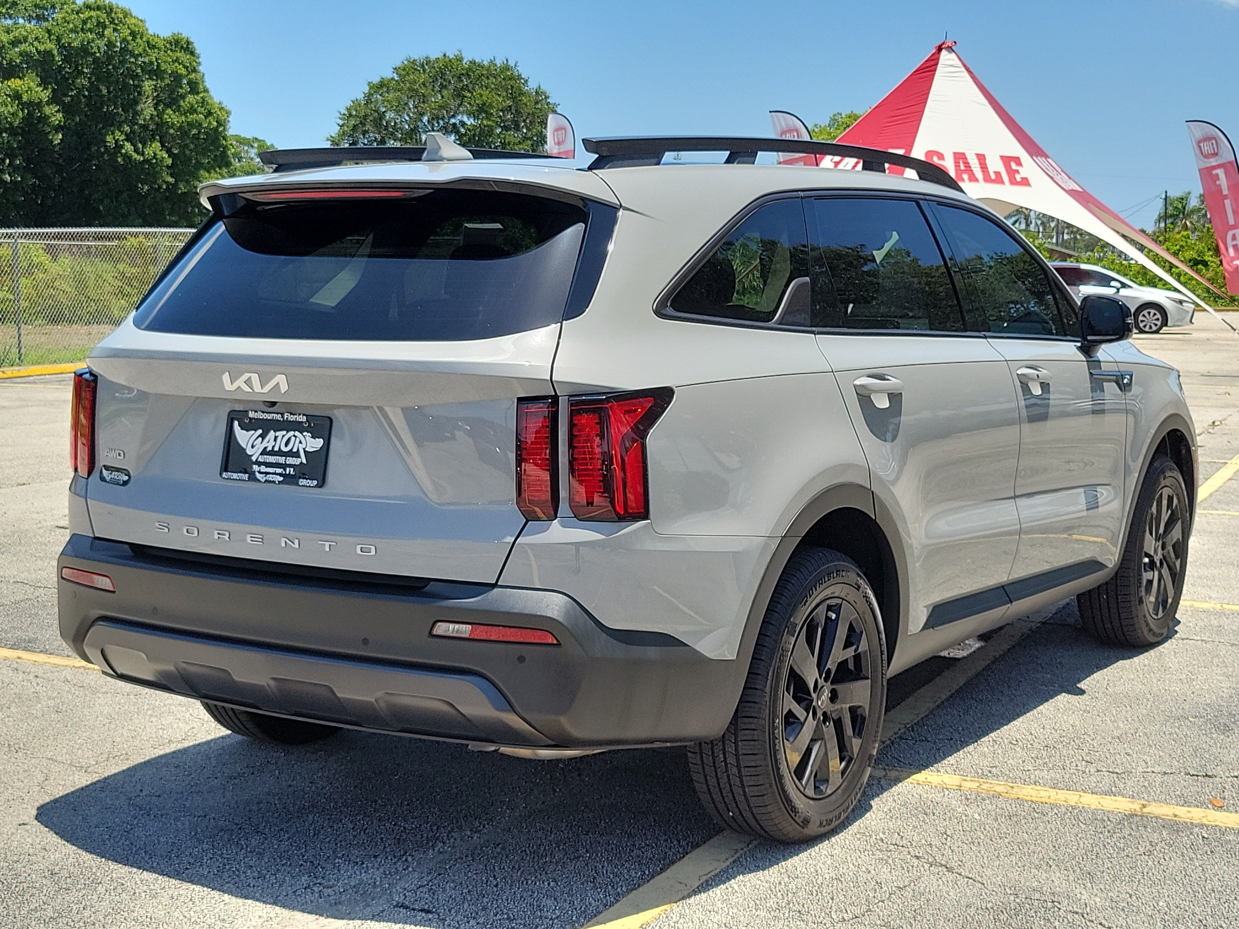 Used 2022 Kia Sorento S w/ Panoramic Sunroof Package AWD/4WD image 4
