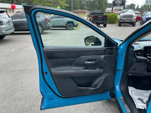 Used 2025 Nissan Kicks SR w/ Illumination Package FWD image 15