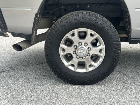 Used 2024 RAM 2500 Laramie w/ Safety Group AWD/4WD image 17