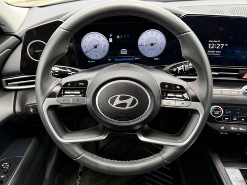 Used 2025 Hyundai Elantra Limited FWD image 20