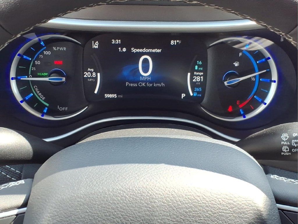 Used 2024 Chrysler Pacifica Limited FWD image 8