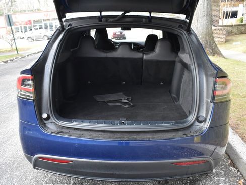 Used 2018 Tesla Model X 75D image 42