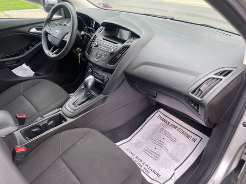 Used 2016 Ford Focus SE w/ SE Power Seat Package FWD image 20