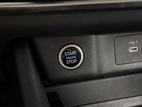 Used 2023 Nissan Rogue SV AWD/4WD image 30