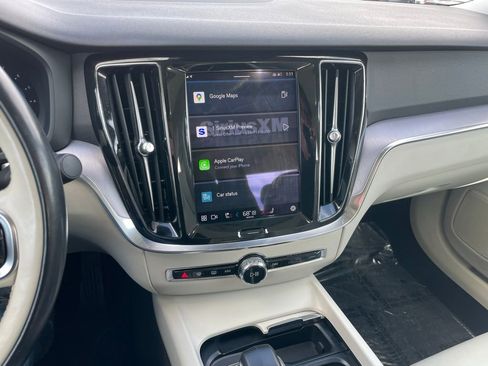 Used 2024 Volvo S60 B5 Core image 10