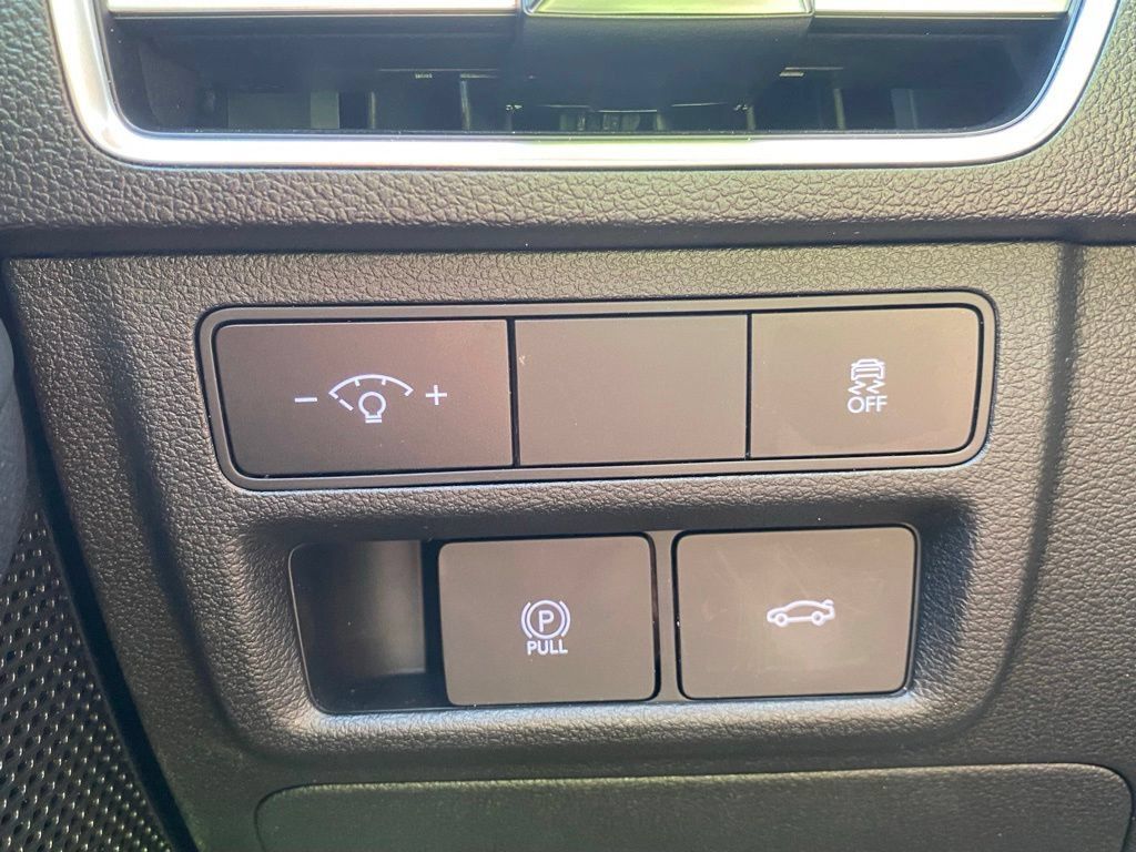 Used 2025 Hyundai Sonata SEL FWD image 24