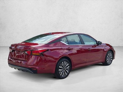 Certified 2026 Nissan Altima 2.5 SV FWD image 5