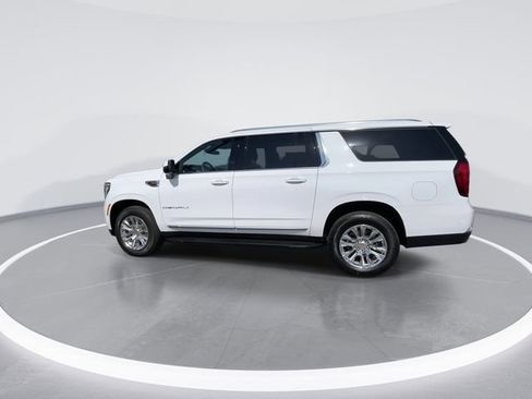 Used 2025 GMC Yukon XL Denali AWD/4WD image 5