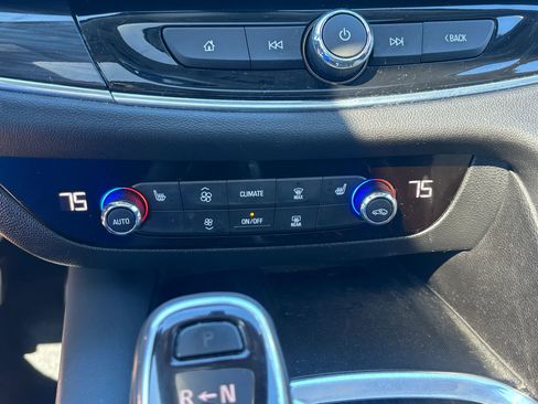 Used 2019 Buick Enclave Essence AWD/4WD image 22