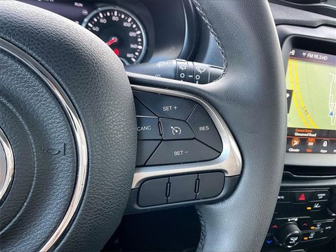 Used 2022 Jeep Renegade Latitude image 22