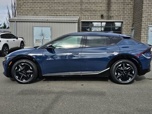 New 2025 Kia EV6 Wind image 2
