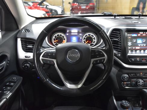 Used 2015 Jeep Cherokee Trailhawk w/ Comfort/Convenience Group AWD/4WD image 28