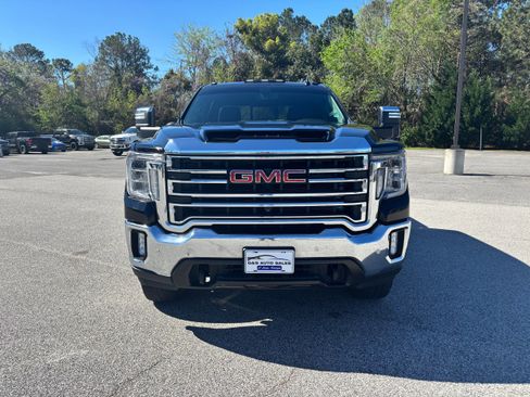 Used 2022 GMC Sierra 2500 SLT w/ SLT Premium Package image 2