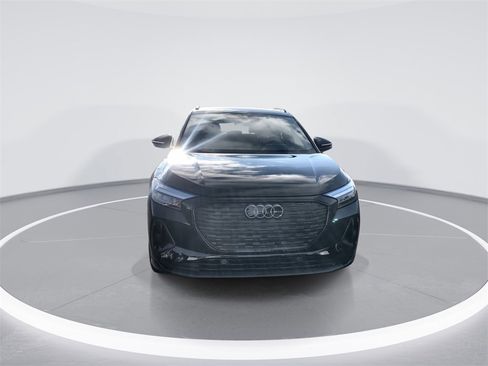 Used 2024 Audi Q4 e-tron Premium Plus image 3