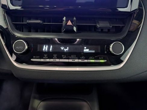 Used 2025 Toyota Corolla LE image 21