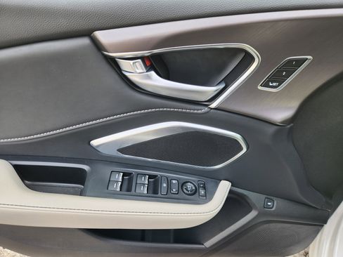 Certified 2025 Acura RDX SH-AWD image 17