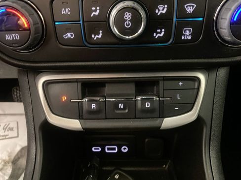 Certified 2023 GMC Terrain SLT FWD image 19