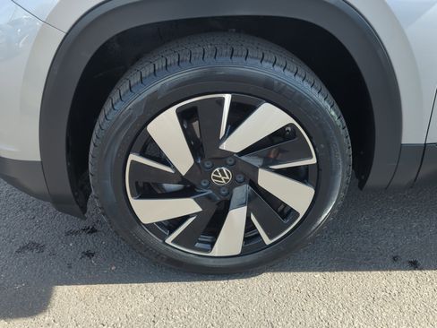 Certified 2024 Volkswagen Atlas Cross Sport SE image 25