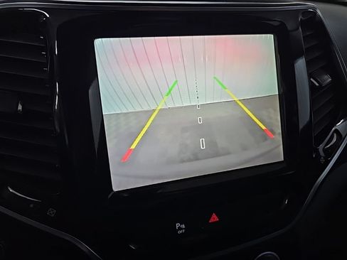 Used 2019 Jeep Cherokee Limited AWD/4WD image 24