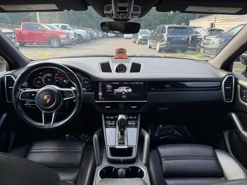 Used 2020 Porsche Cayenne AWD/4WD image 23