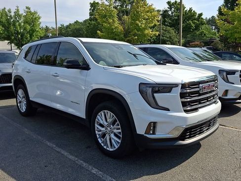 Used 2026 GMC Acadia Elevation w/ Elevation Premium Package FWD image 2