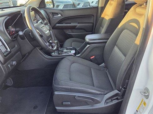 Used 2015 GMC Canyon SLE image 9