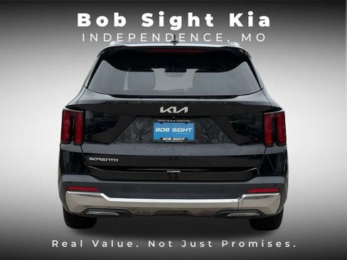 Certified 2024 Kia Sorento S image 8