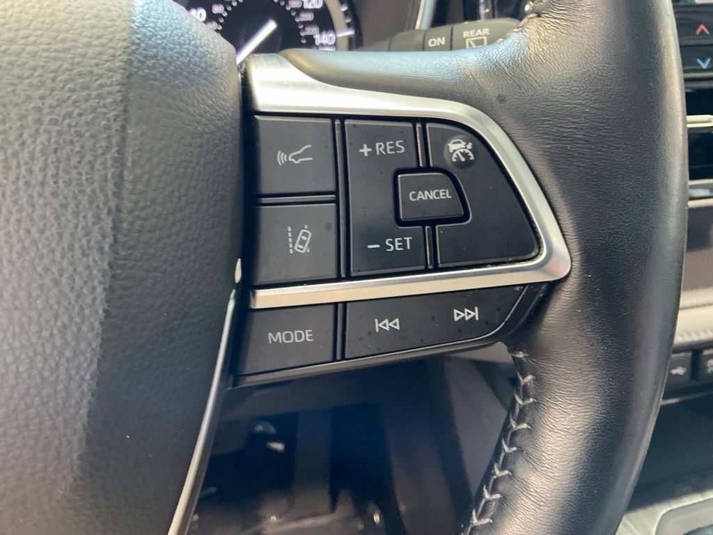Used 2020 Toyota Highlander Limited w/ Protection Package #3 AWD/4WD image 13