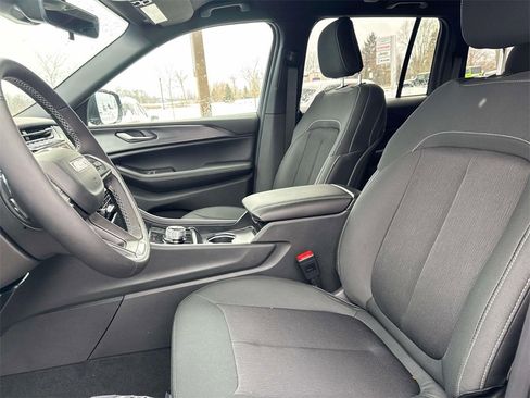 New 2025 Jeep Grand Cherokee Laredo w/ Luxury Tech Group I image 14