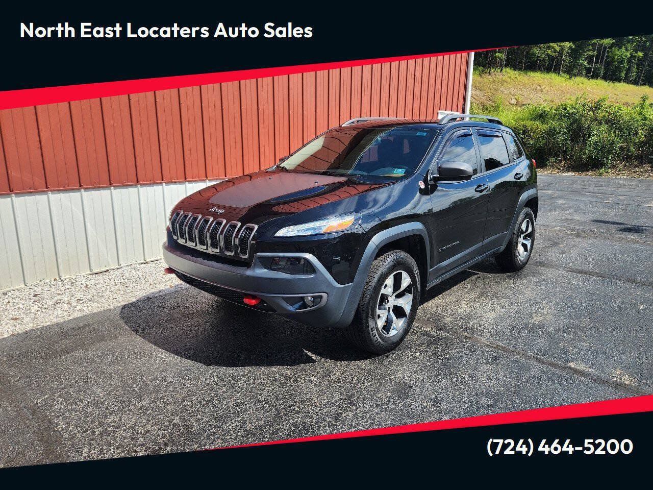Used 2017 Jeep Cherokee Trailhawk w/ Cold Weather Group AWD/4WD image 3