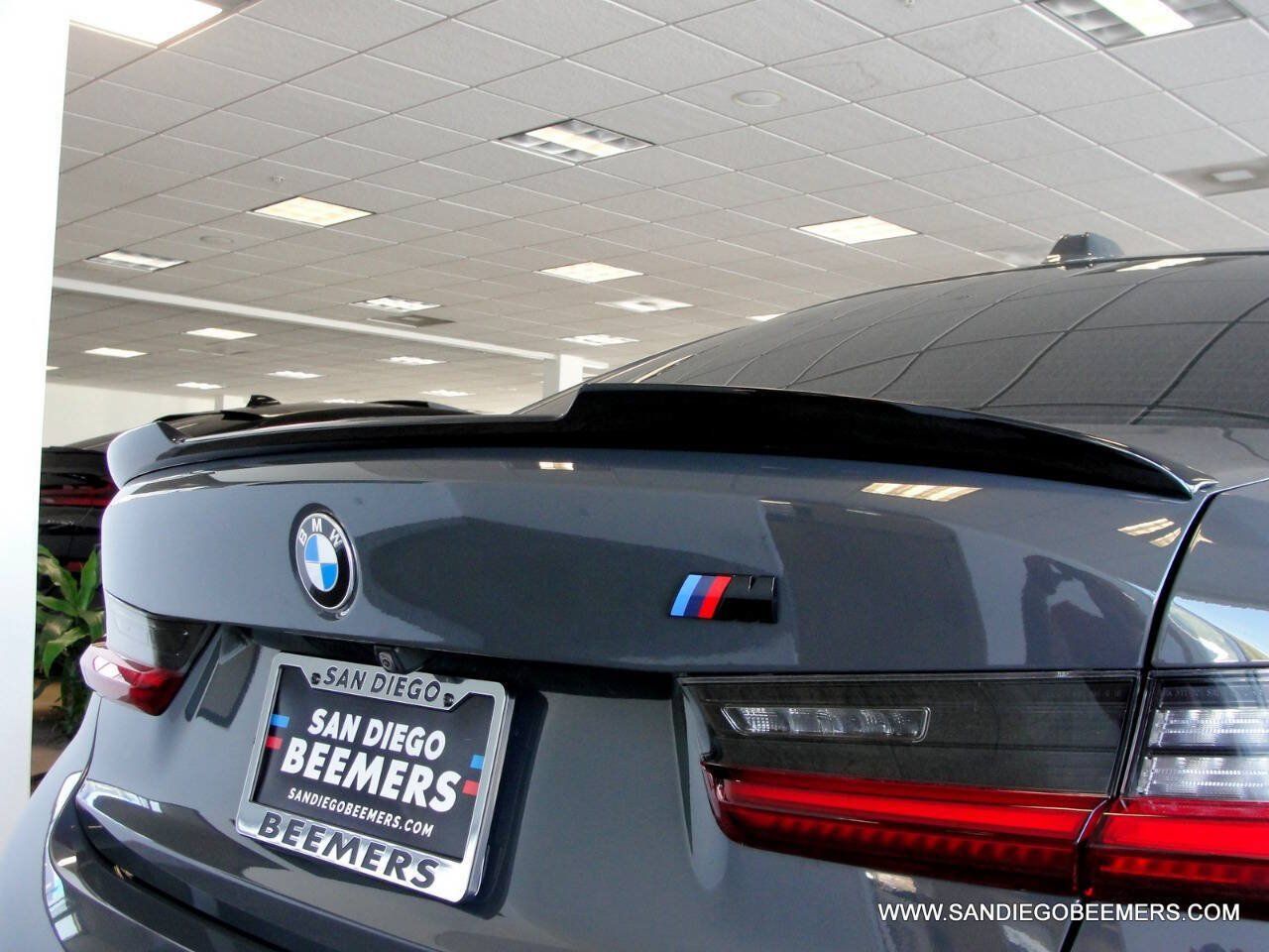 Used 2024 BMW 330i Sedan w/ M Sport Package RWD image 10