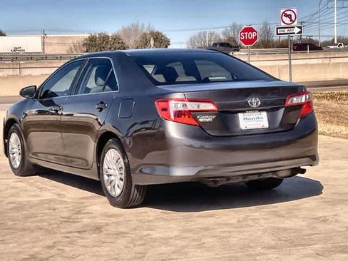 Used 2012 Toyota Camry L image 5