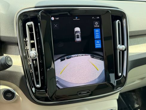 Certified 2023 Volvo XC40 B5 Plus w/ Climate Package AWD/4WD image 22