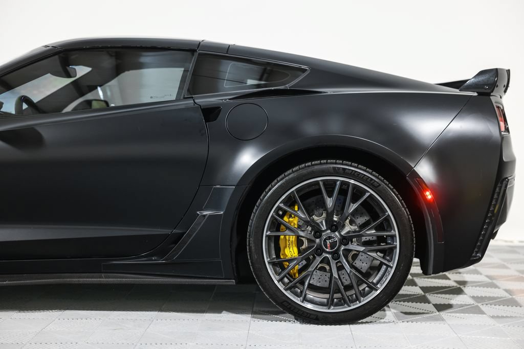 Used 2016 Chevrolet Corvette Z06 w/ 3LZ Preferred Equipment Group RWD image 20