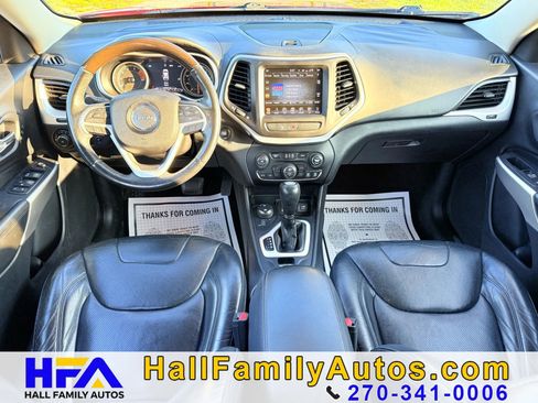 Used 2017 Jeep Cherokee Overland image 13