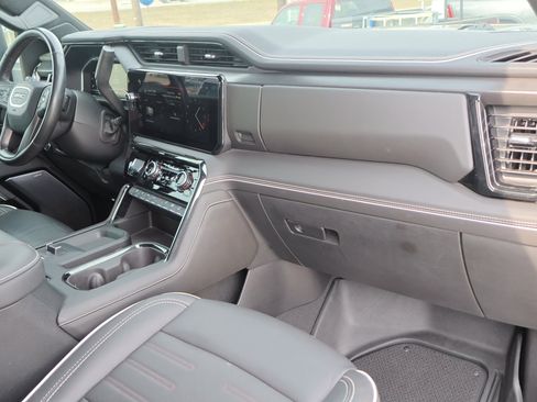 Used 2024 GMC Sierra 2500 AT4X image 55